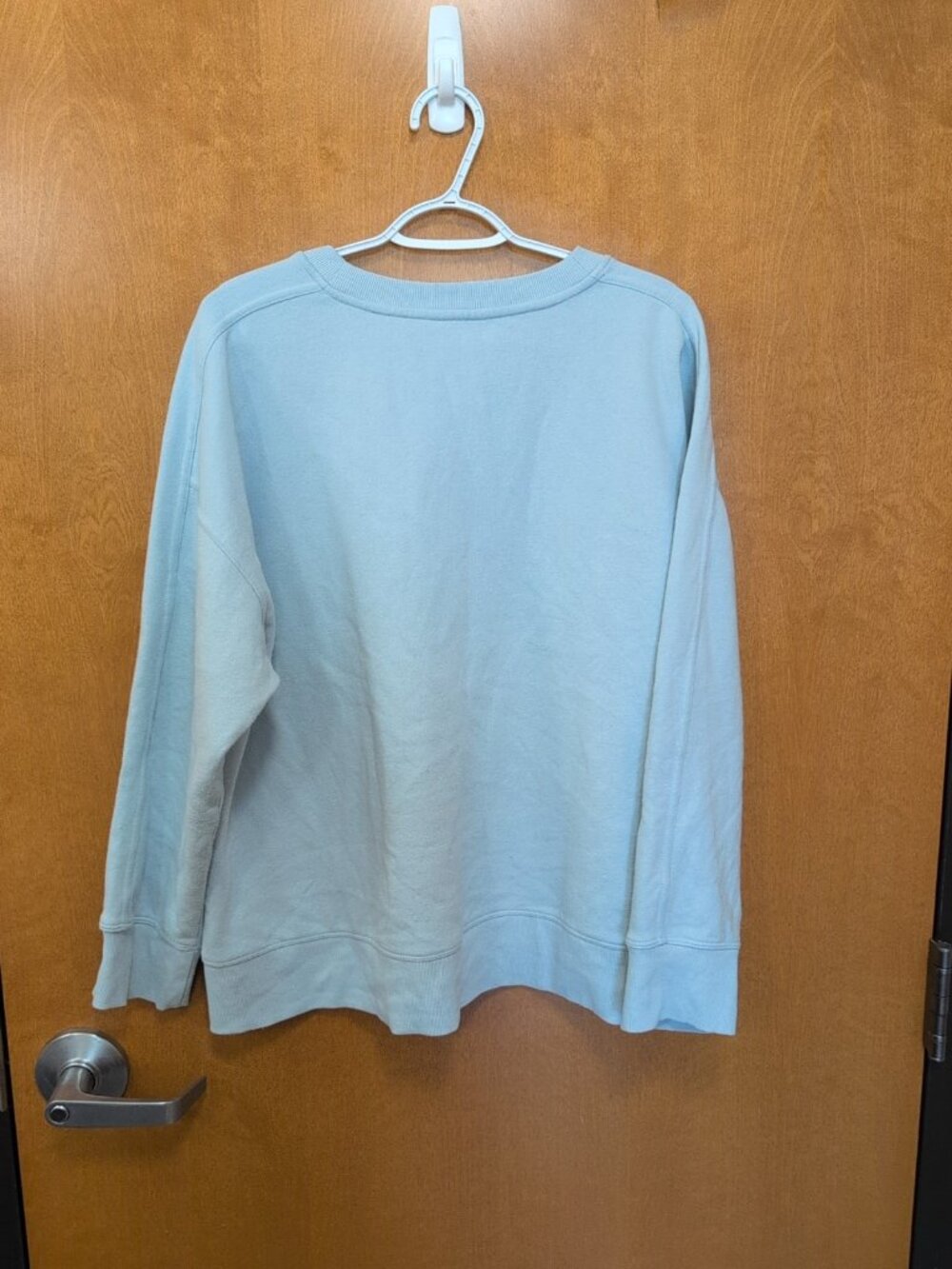 DKNY Sweater Women's XXL Light Blue Crewneck Fleece Pullover Logo Solid EUC - Picture 6 of 8